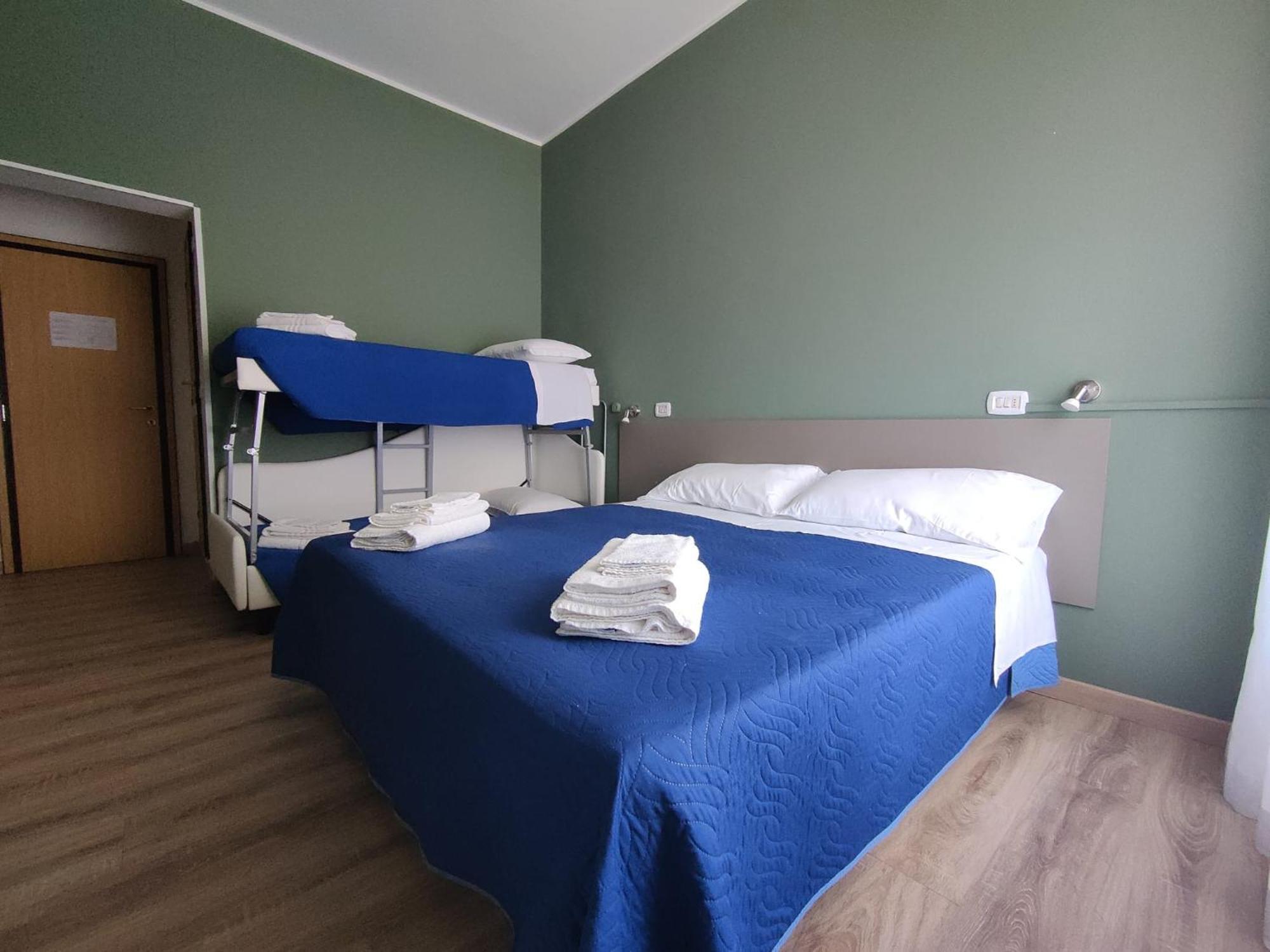 Hotel Montebello Риччоне Екстер'єр фото