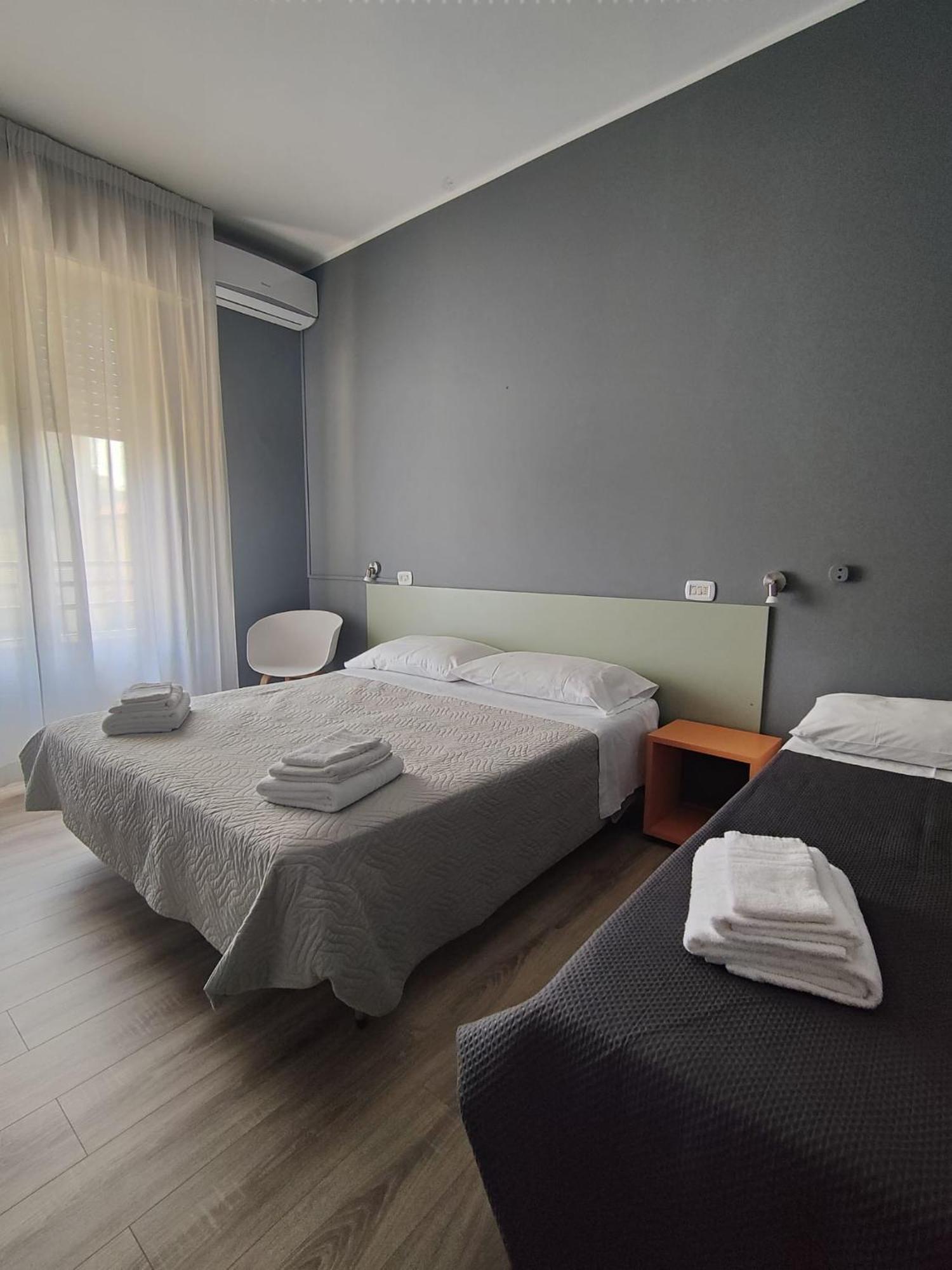 Hotel Montebello Риччоне Екстер'єр фото